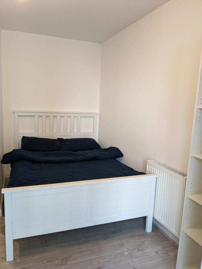 Lovely In Modern Homestay London